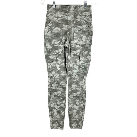 Spanx NWOT Stretch Twill Ankle Cargo Pants Camo Size M Pull-On Slimming Shaping - Picture 3 of 11